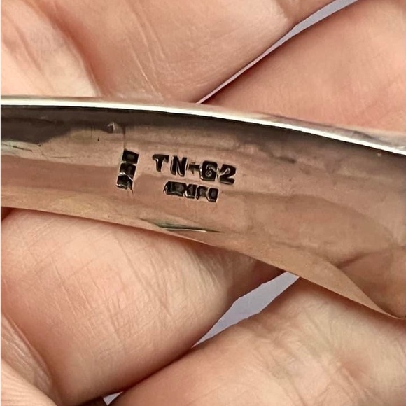 Vintage Sterling Silver Taxco Hinged Onyx Collar - Picture 2 of 5